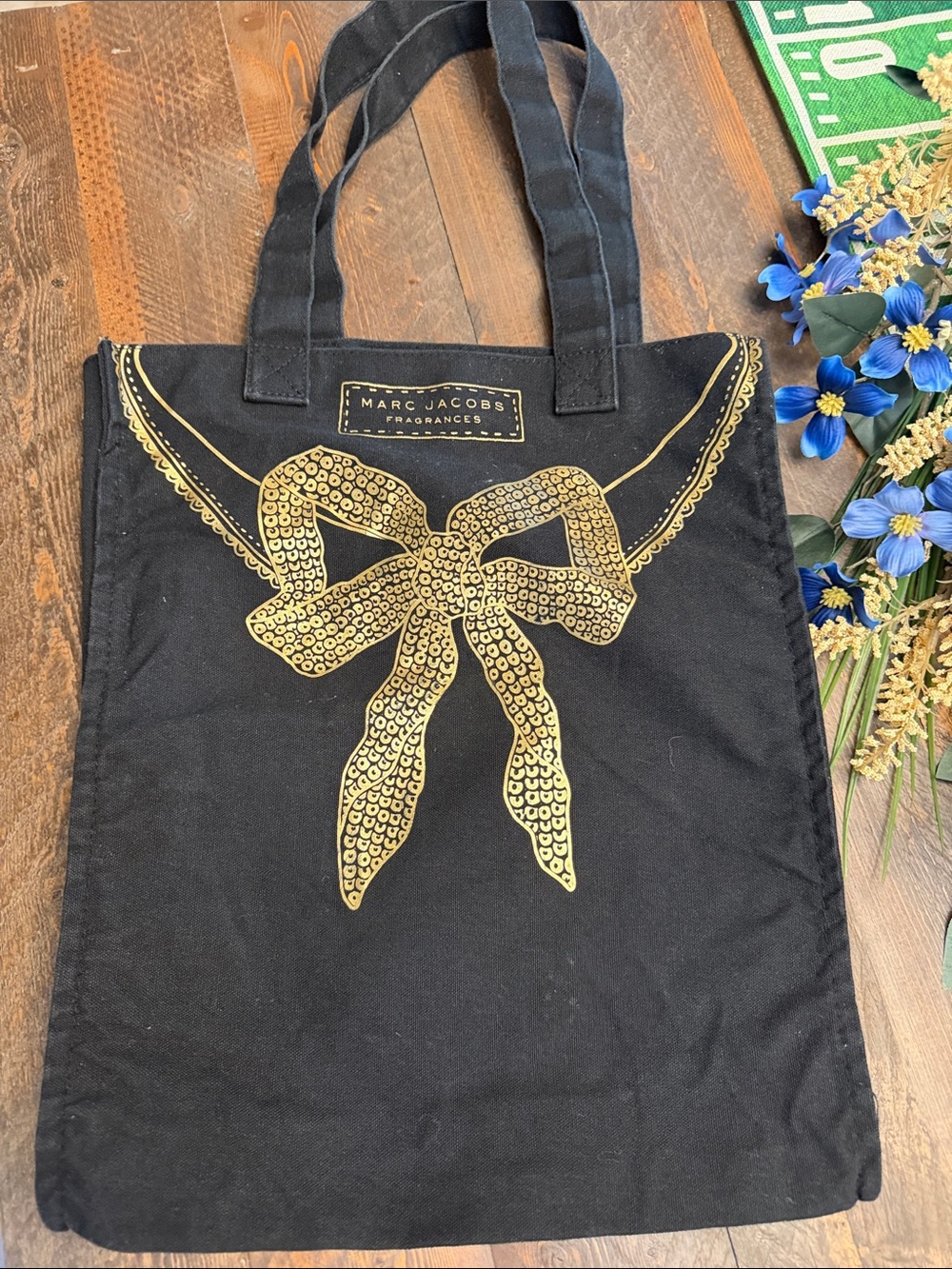 Marc Jacobs Fragrances Black Canvas Gold Bow Tote Bag GUC 🎀💛